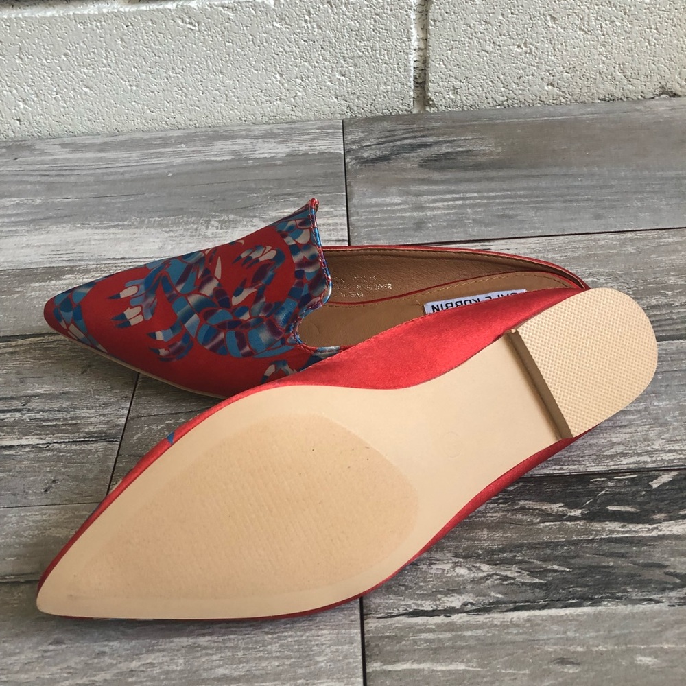 Red Dragon Pointy Toe Slip On Mules - Picture 4 of 6